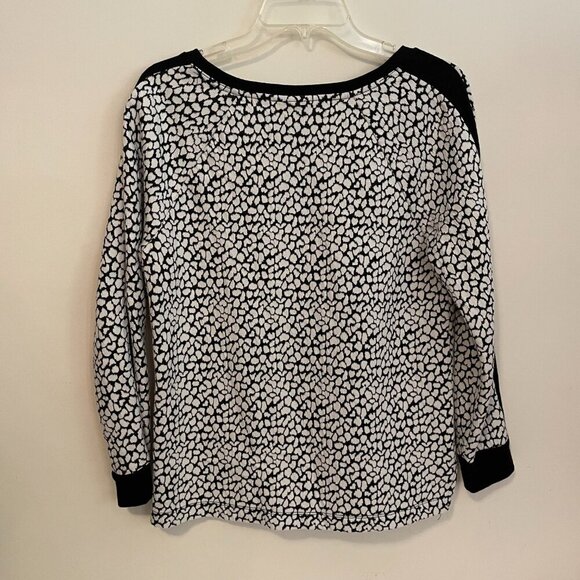 Apt. 9 Crewneck Sweater Oversized Black White Animal Print Size Petite Medium - Picture 3 of 3